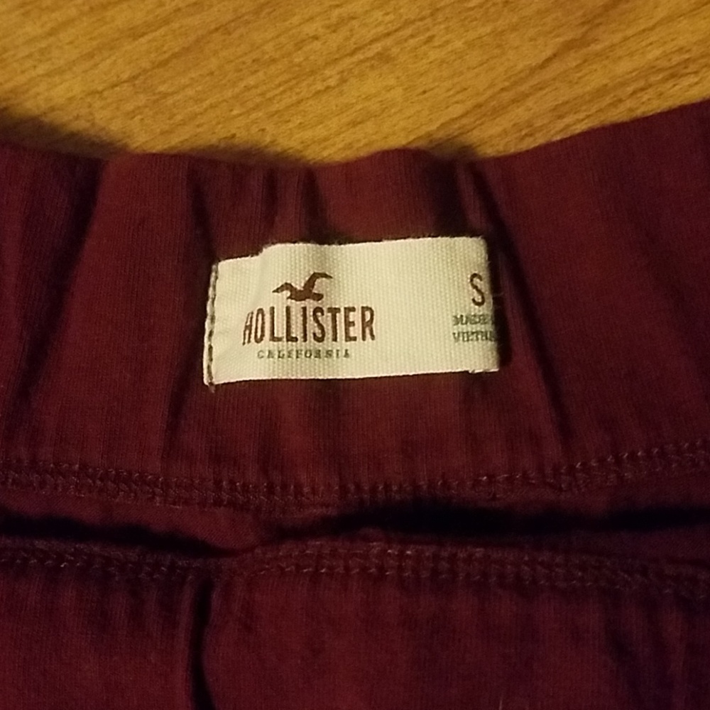 Hollister maroon skater skirt - Picture 3 of 3